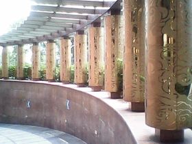 不銹鋼立柱包邊材料及其在深圳裝飾工程中的承接服務(wù)